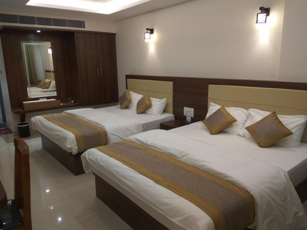 Hotel Ambika International Byndoor Bainduru Экстерьер фото