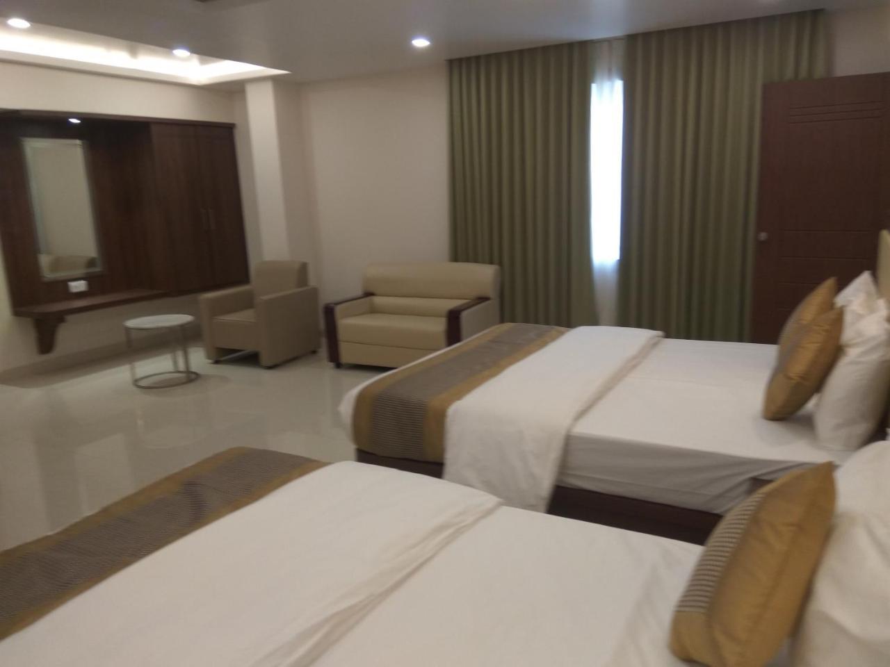 Hotel Ambika International Byndoor Bainduru Экстерьер фото