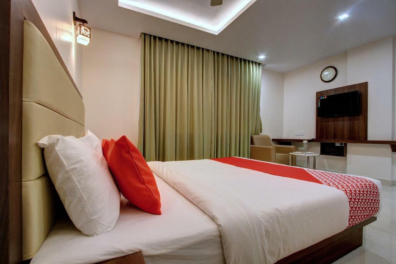 Hotel Ambika International Byndoor Bainduru Экстерьер фото