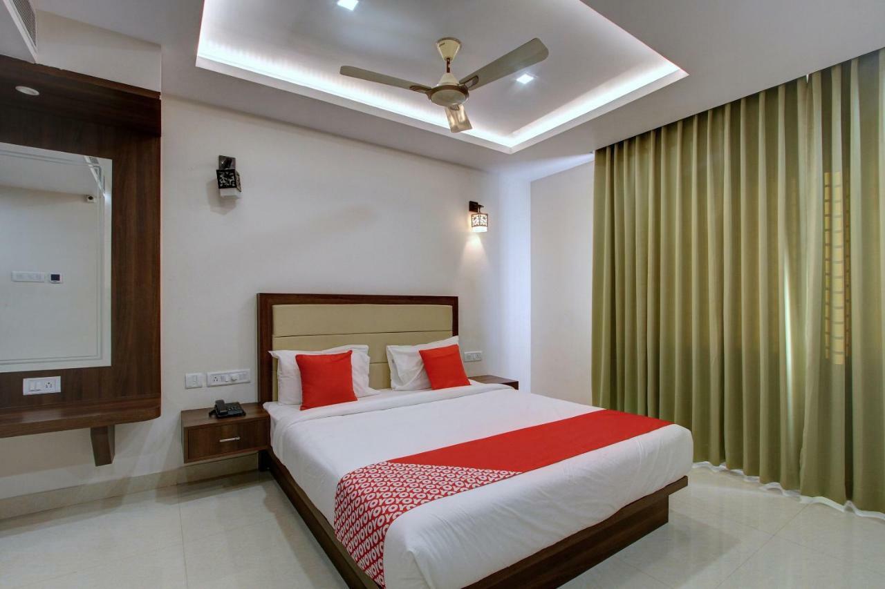 Hotel Ambika International Byndoor Bainduru Экстерьер фото