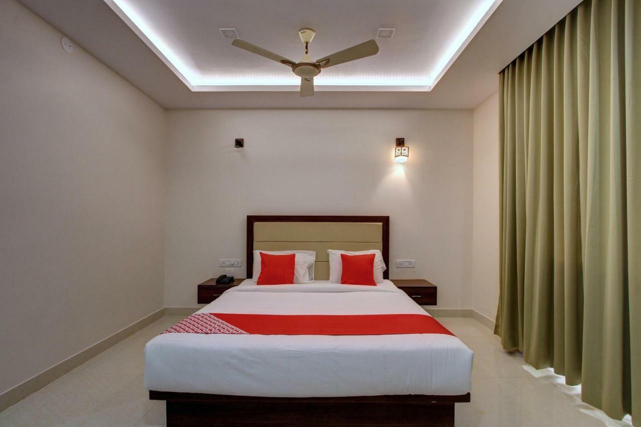 Hotel Ambika International Byndoor Bainduru Экстерьер фото